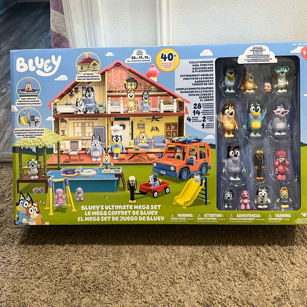 NWT bluey ultimate mega set